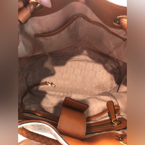 MICHAEL KORS Camden Signature Canvas & Leather Gathered Slouch Handbag - Picture 12 of 16